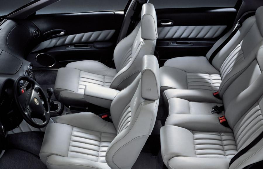 Интерьер Alfa Romeo 166 (936) 1998 года  (фото 66 из 73)